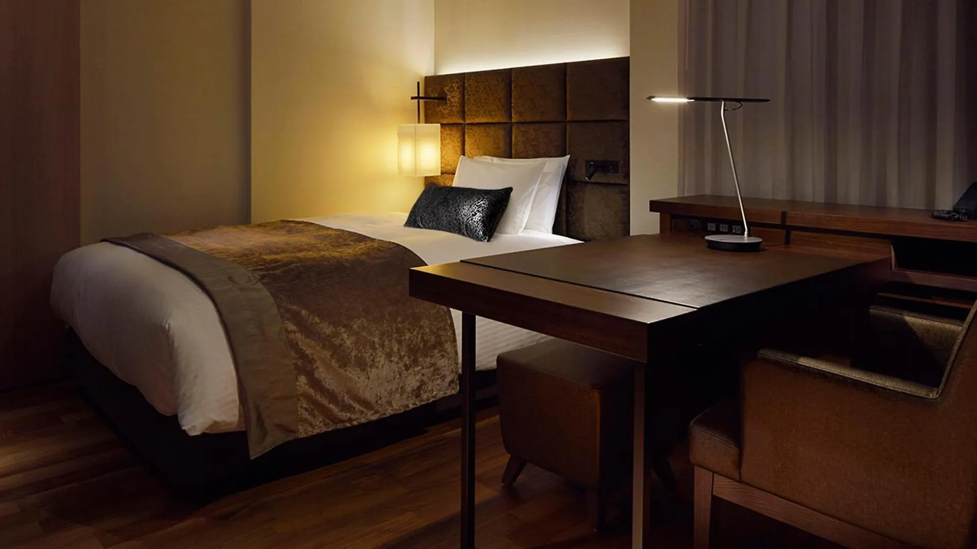 Mitsui Garden Hotel Osaka Premier 4*,  Japan