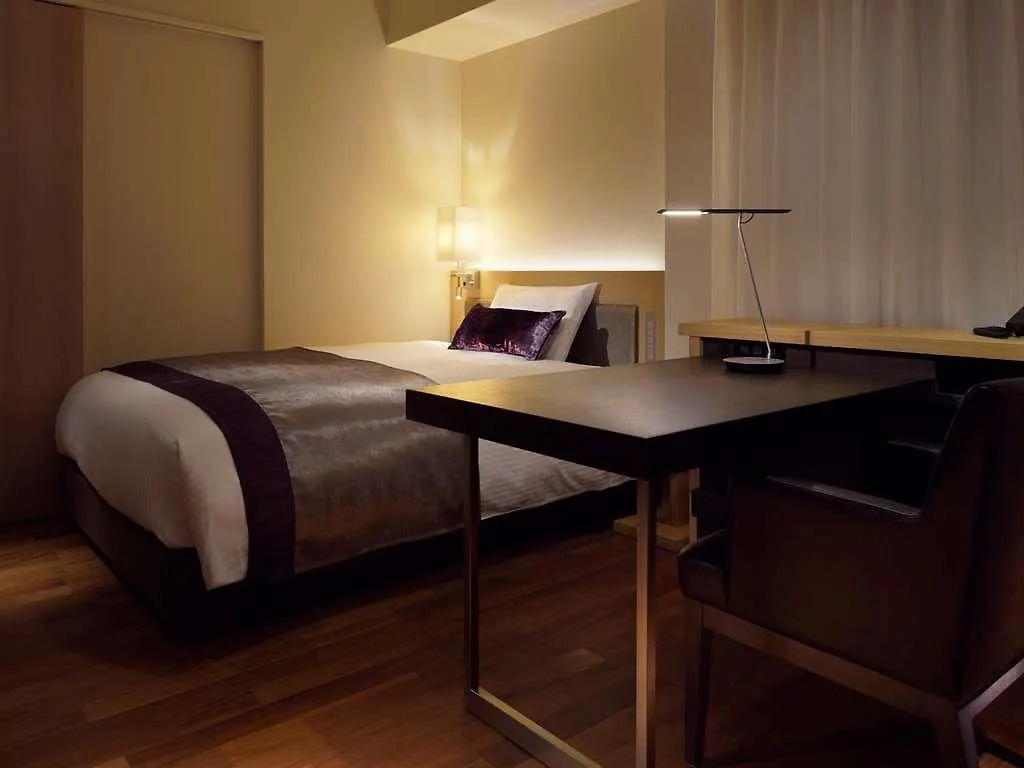 Mitsui Garden Hotel Osaka Premier יפן