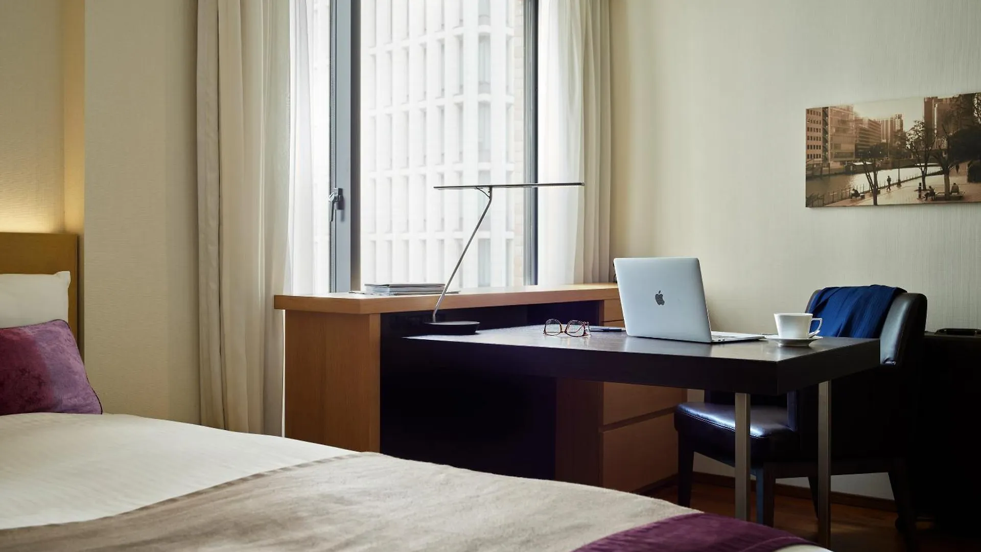 Mitsui Garden Hotel Osaka Premier 4*,