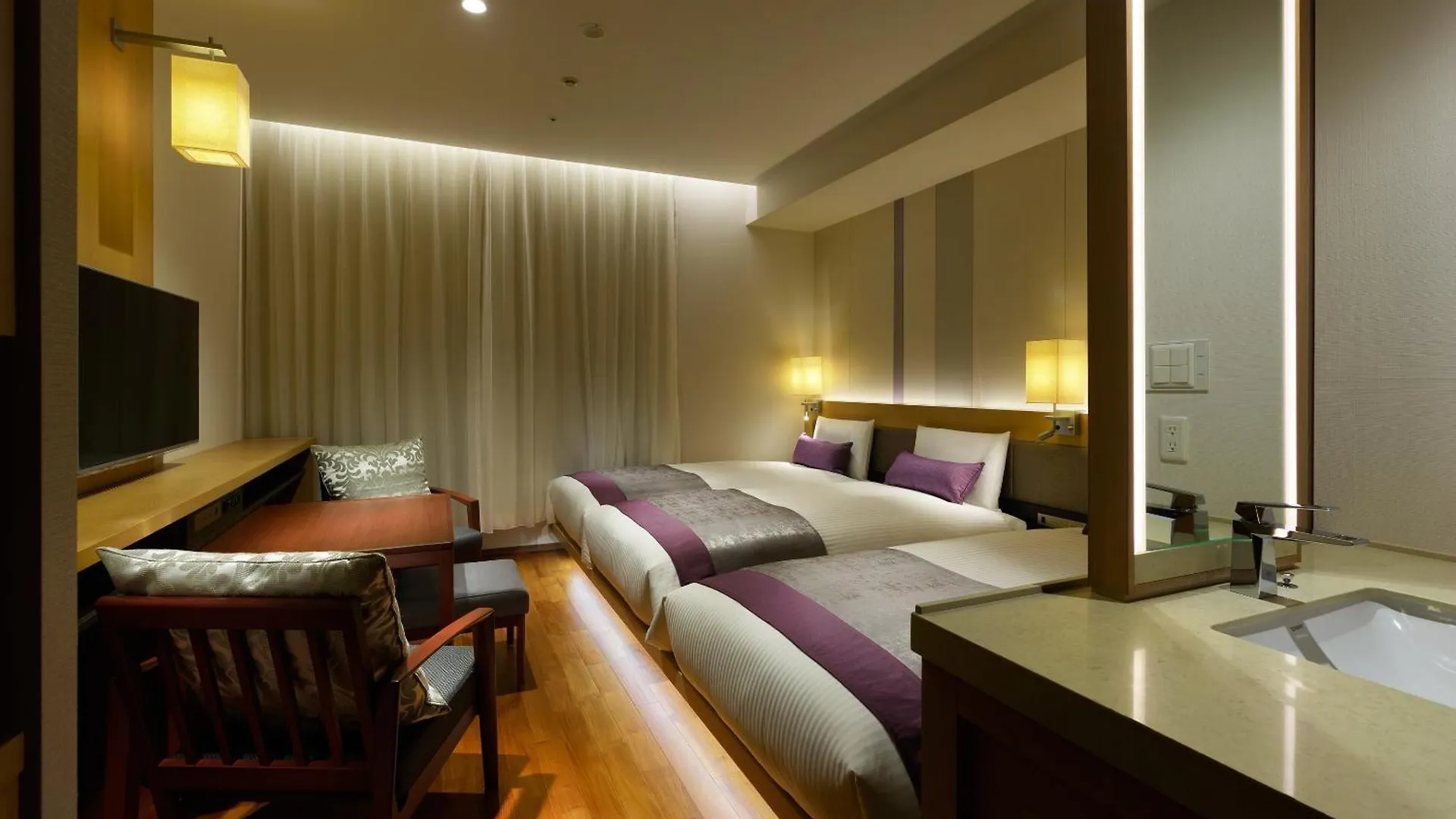 Mitsui Garden Hotel Osaka Premier יפן